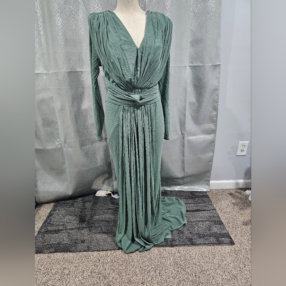 Elegant Green Long Sleeve Dress
